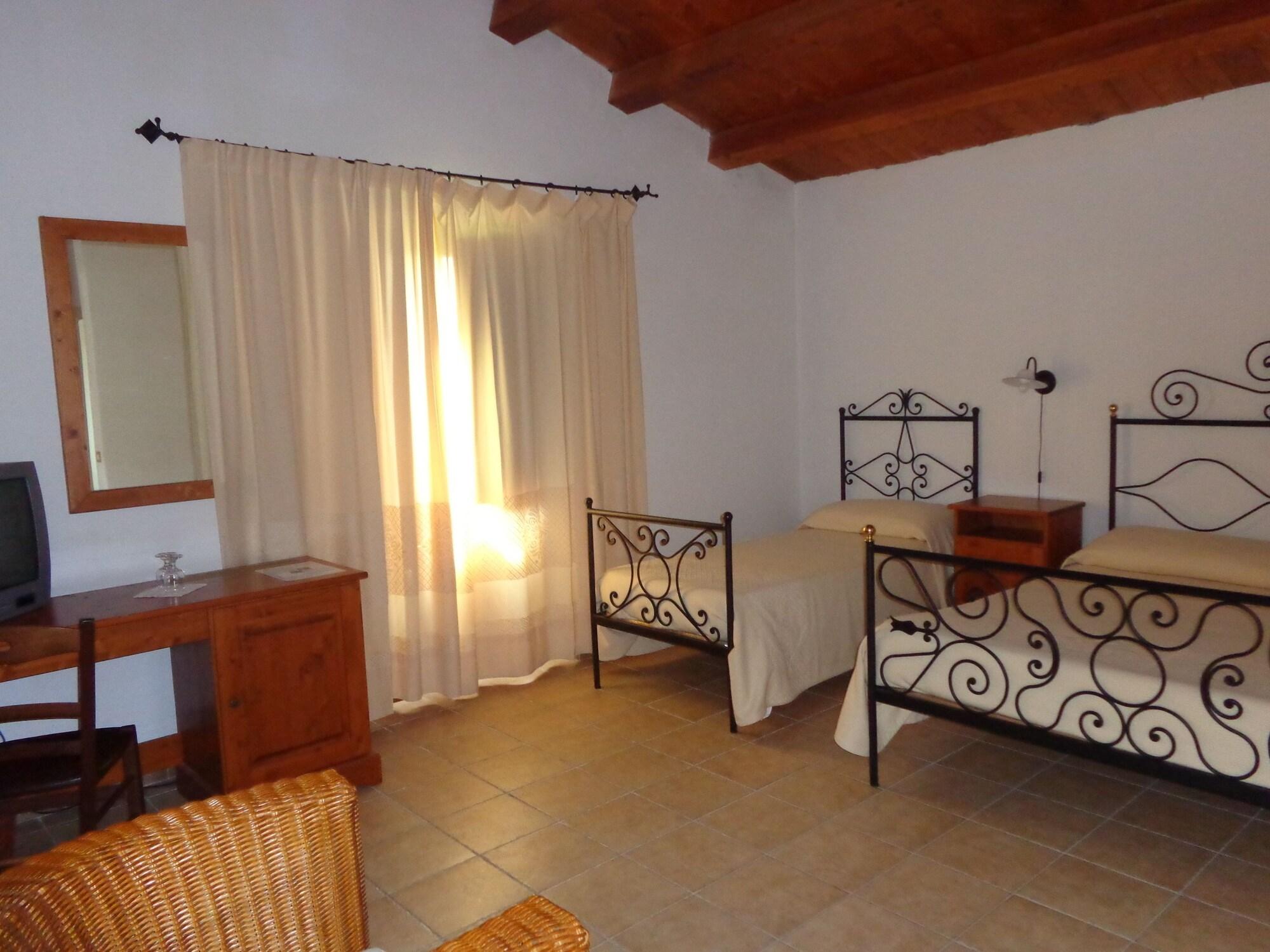 Hotel Su Baione Abbasanta Екстериор снимка
