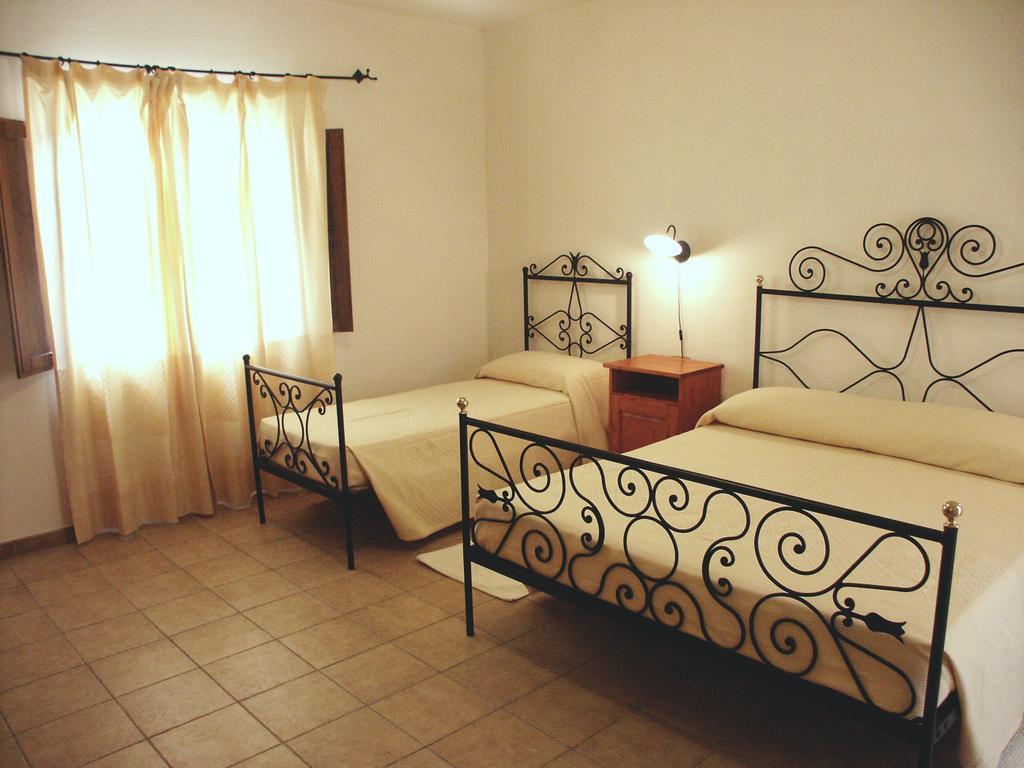 Hotel Su Baione Abbasanta Екстериор снимка