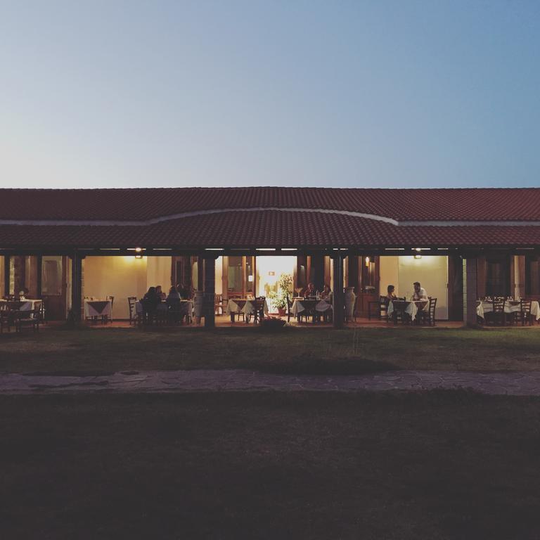 Hotel Su Baione Abbasanta Екстериор снимка